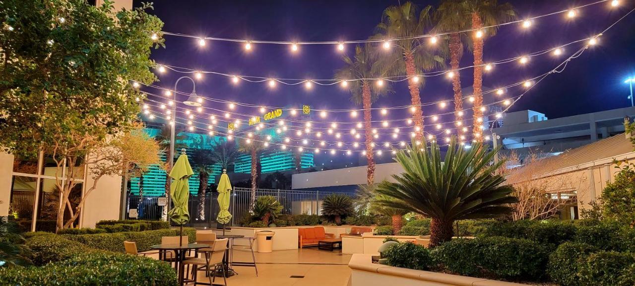 Awesome The Signature Mgm Condo With Strip View. No Resort Fee! 라스베이거스 외부 사진